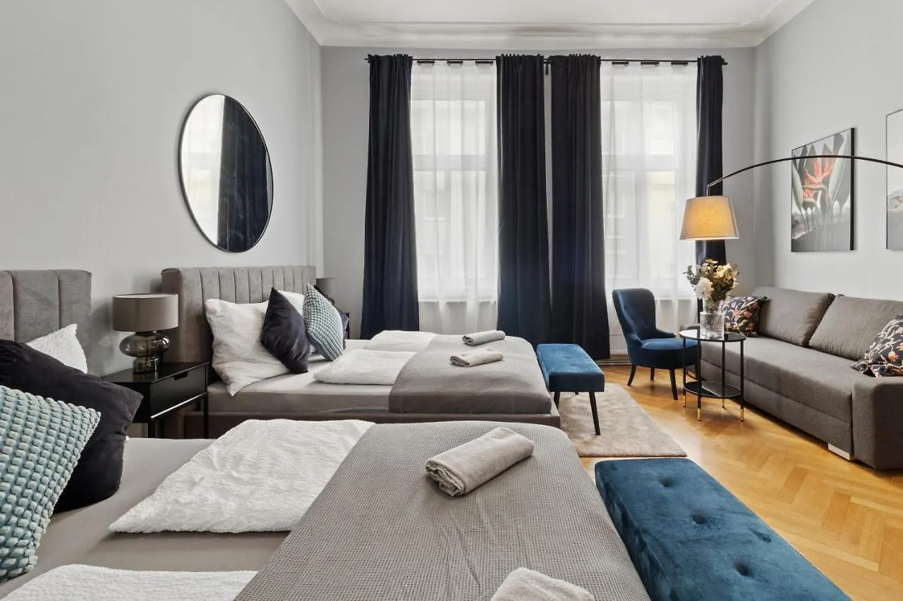 5 Bedrooms - 143 M² - Near Main Station Vienna Apartment