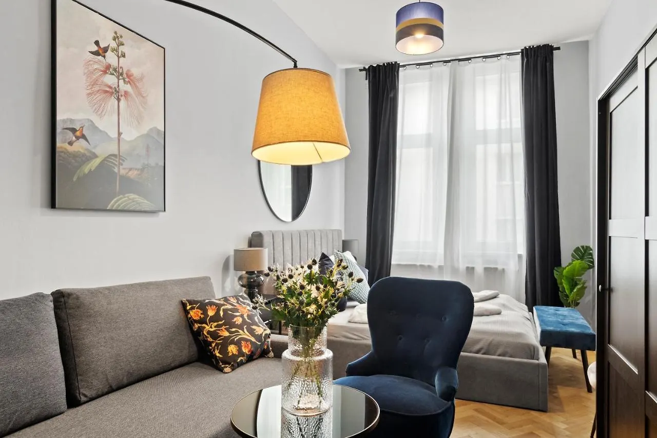 5 Bedrooms - 143 M² - Near Main Station Vienna 0*,  Austria