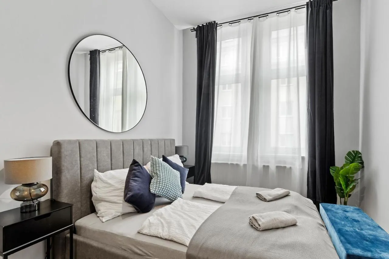 5 Bedrooms - 143 M² - Near Main Station Vienna 0*,  Austria