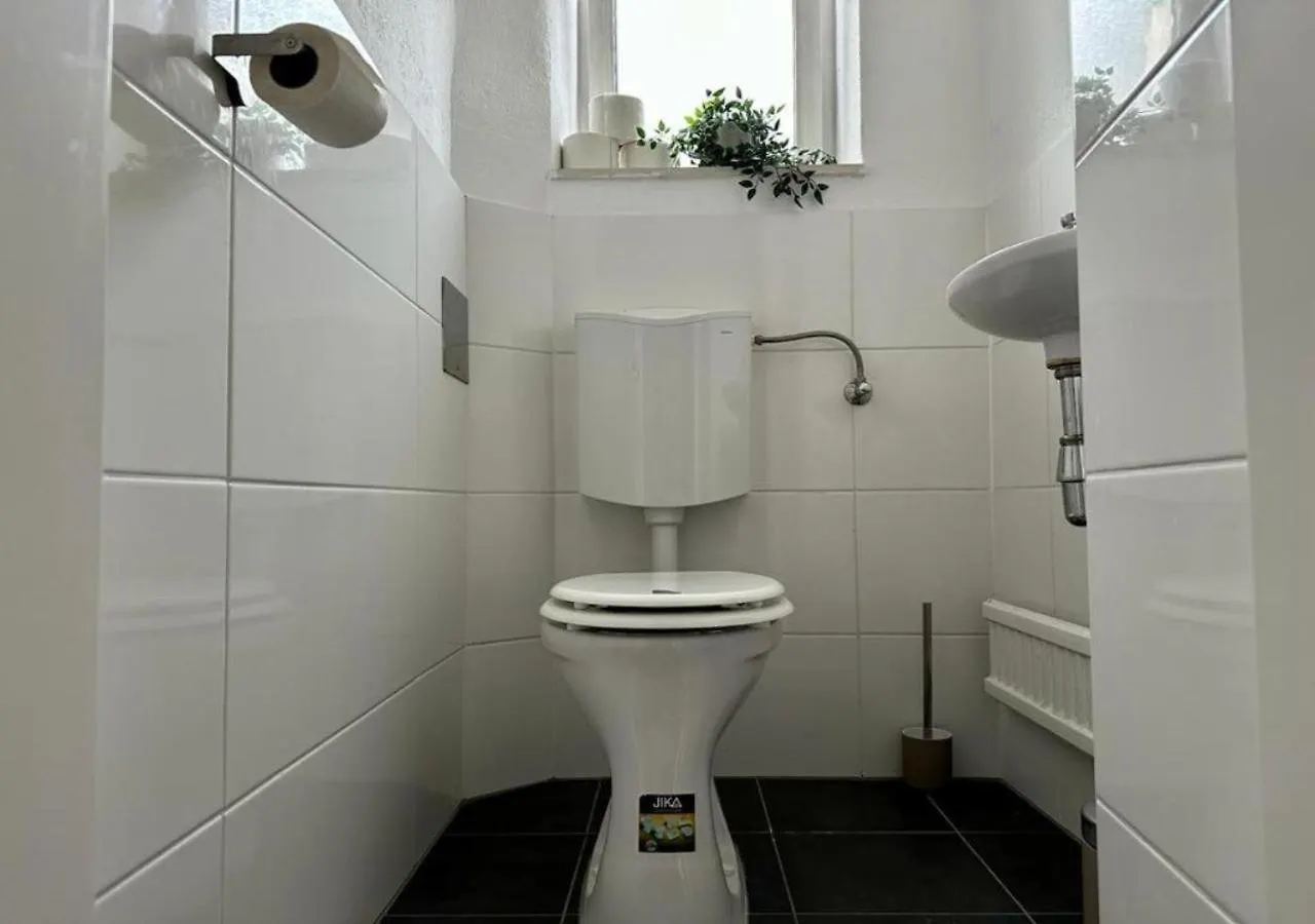 5 Bedrooms - 143 M² - Near Main Station Vienna Apartment